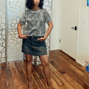 07 Topshop Paisley Curve Hem Top size 4